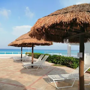 Brisas Beachfront In Zone Cancún