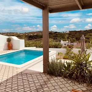 Casa Na Colina : The And The Long House Сasa de vacaciones